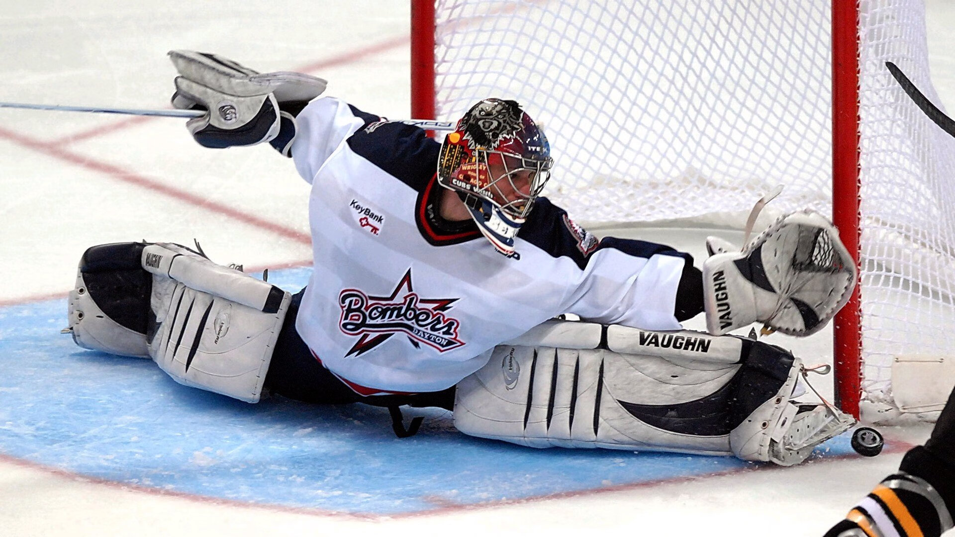 逆袭之火，周冠宇点燃赛场，红牛二队上演惊天逆转